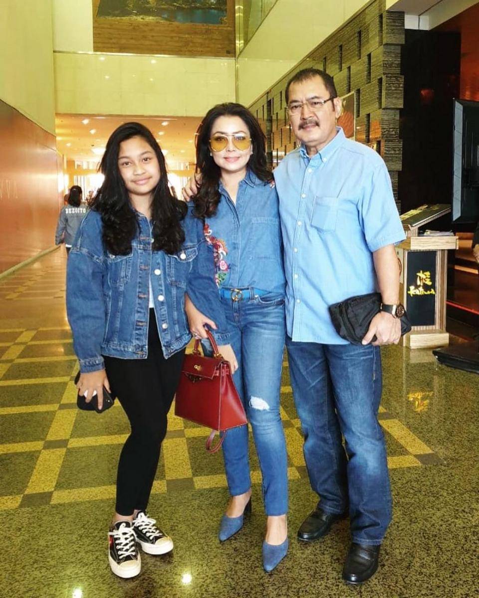 instagram.com/mayangsaritrihatmodjoreal