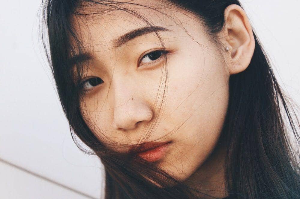 Cari Tahu 5 Trik Jamsu, Teknik Makeup Korea yang Lagi Hits