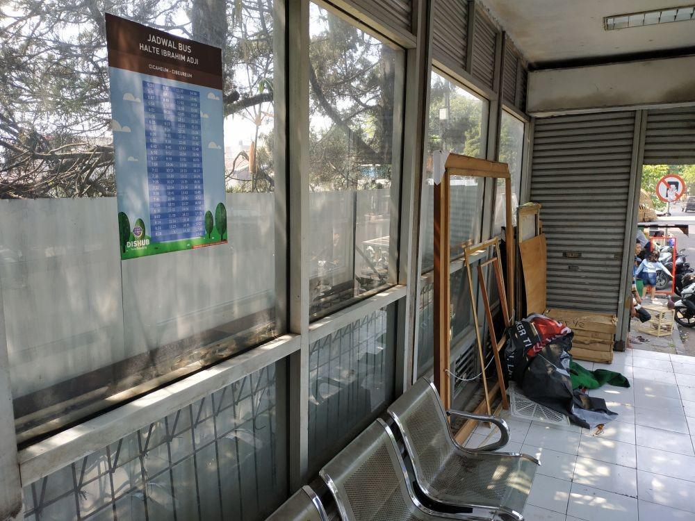 Sambut Hari Jadi Perhubungan, Tapi Begini Kondisi Halte TMB di Bandung