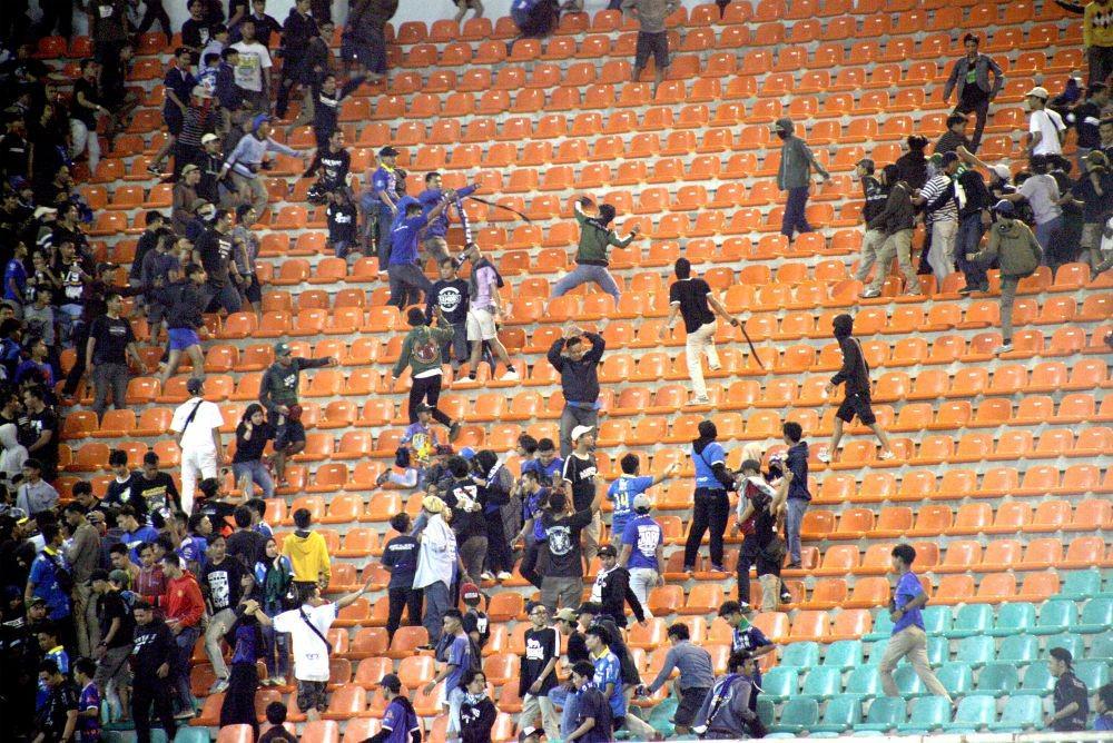 PSSI Diminta Tegas Usut Ricuh Suporter di Semarang