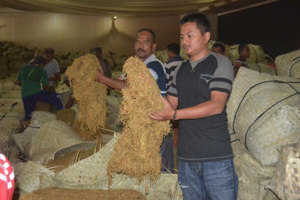 Tembakau Madura Tak Laku, Para Pedagang Takut Pulang