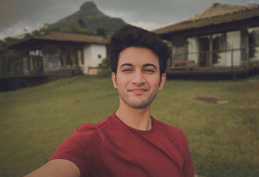 10 Pesona Rohit Saraf, Putra Priyanka Chopra di Film The Sky is Pink