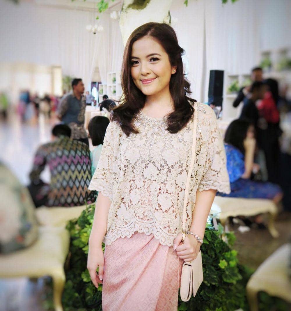 instagram.com/tasyakamila