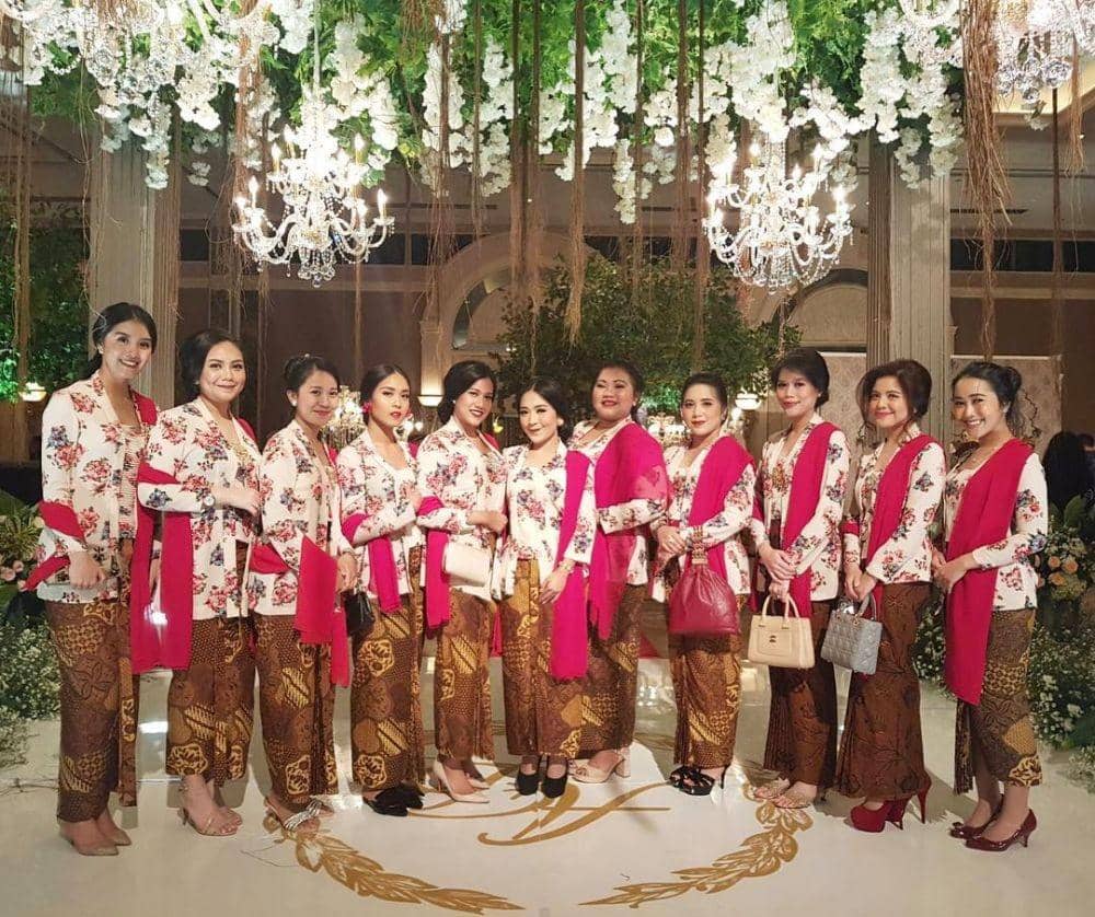 instagram.com/tasyakamila