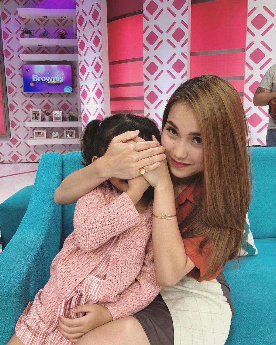 instagram.com/ayutingting92