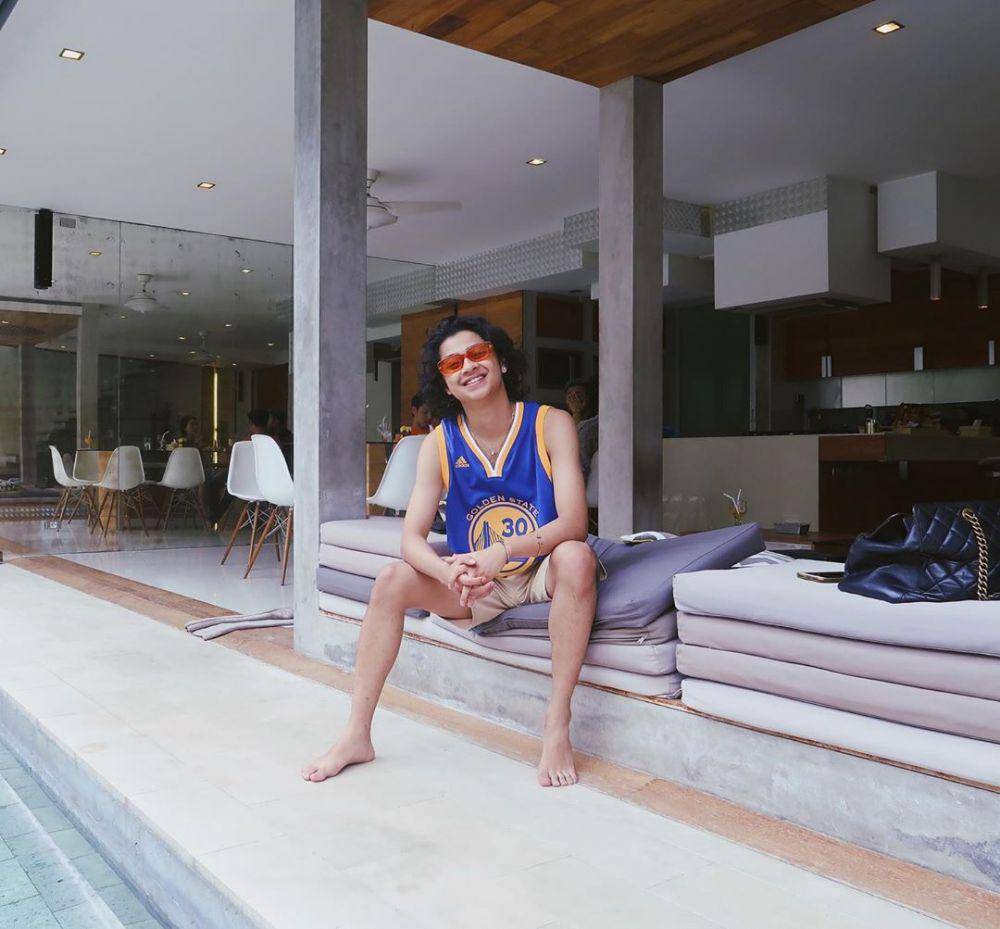 instagram/bastiansteel