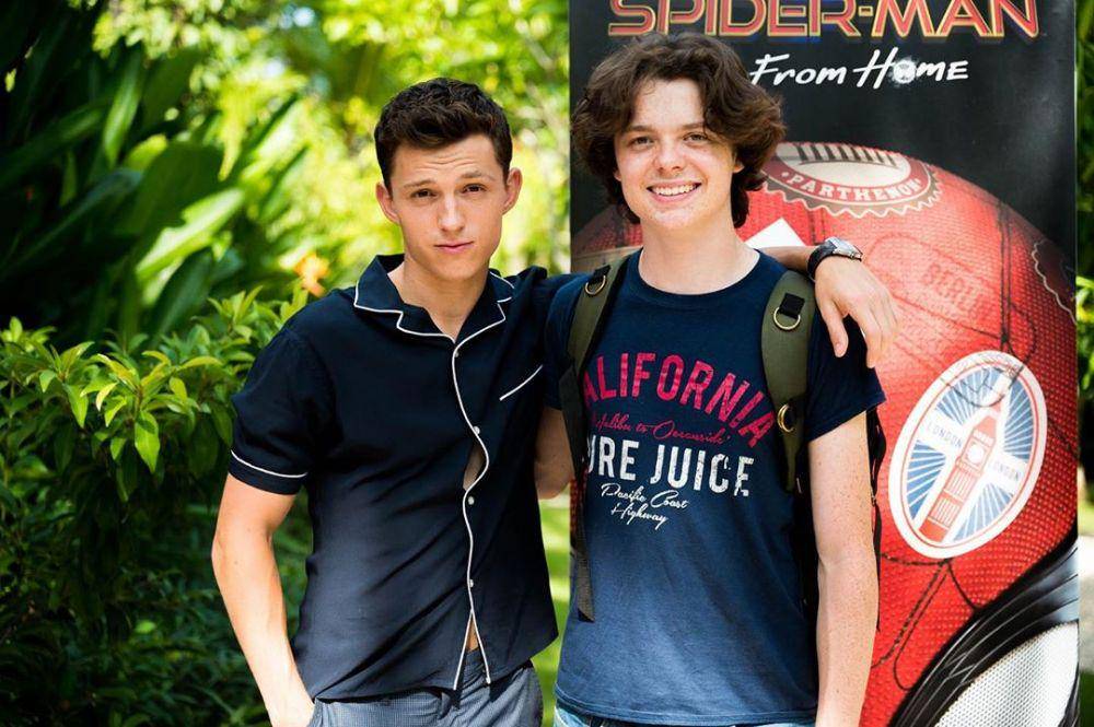 instagram.com/samholland1999