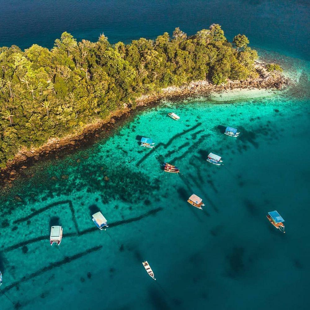 10 Pulau Paling Cantik di Indonesia untuk Rekomendasi Wisata Asyik