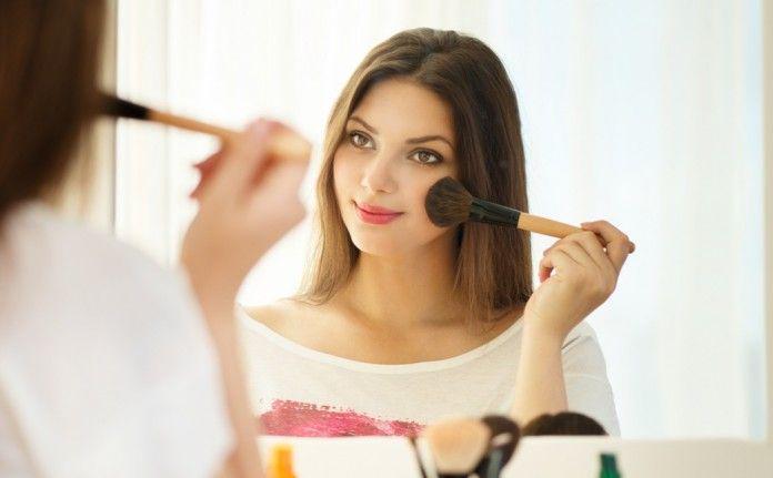 5 Tips Merawat Kulit Berminyak Agar Makeup Tahan Lama, Anti Geser