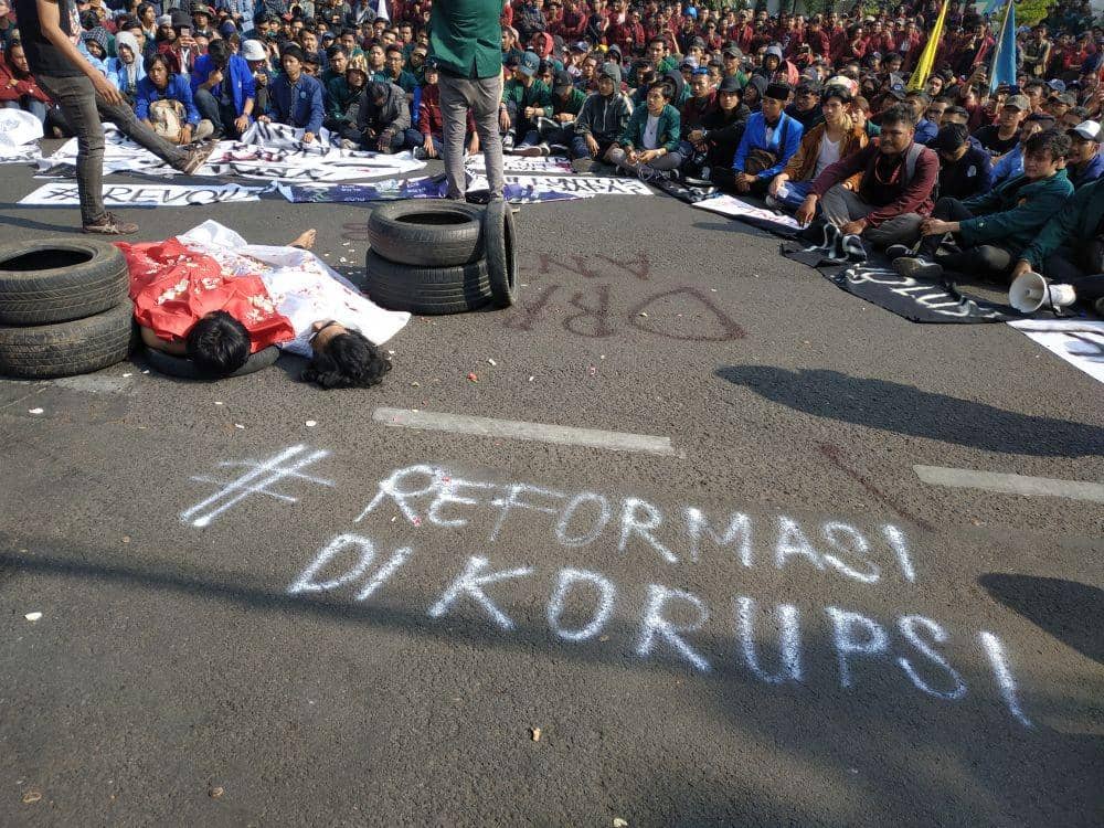 Mahasiswa dari 25 Kampus di Jabar Ramaikan Aksi Tuntut Kinerja DPR