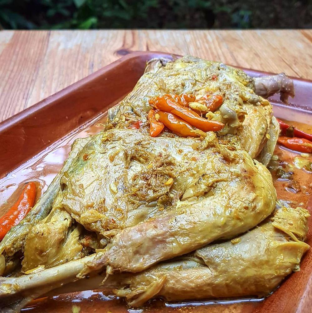5 Kedai di Banyuwangi dengan Menu Ayam Betutu Khas Bali, Mantap!