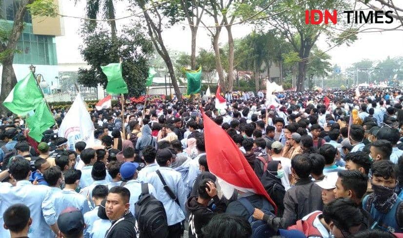 Anggota DPRD Sumsel Dilantik, Ribuan Mahasiswa Gelar Mimbar Bebas
