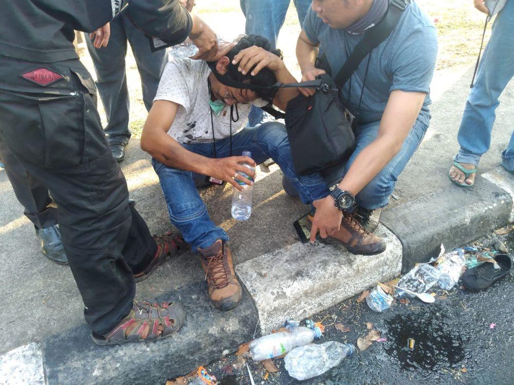[BREAKING] Tiga Jurnalis Terluka Saat Liput Demo di Depan DPRD Sulsel