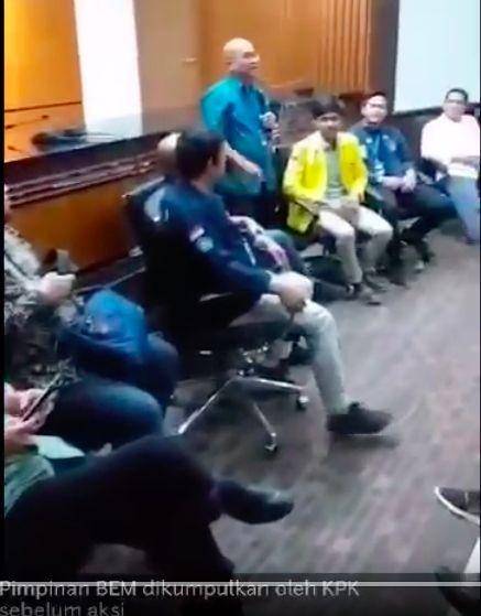 (Tangkapan video dengan narasi KPK menyuruh mahasiswa berdemo) WhatsApp Story