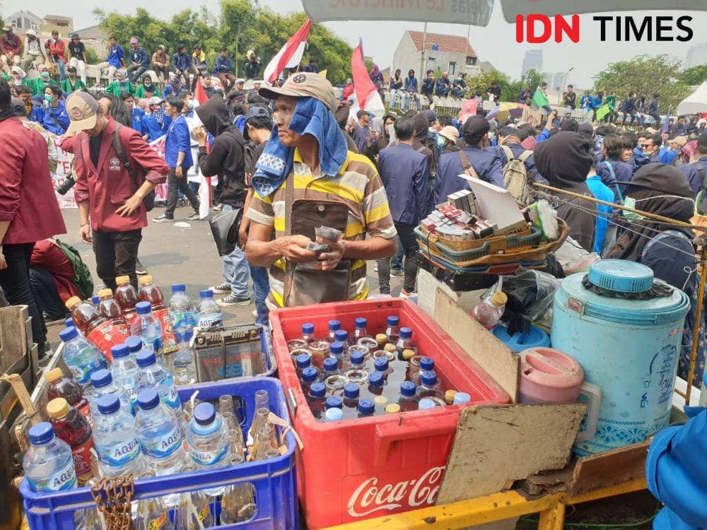 Ilustrasi PKL (IDN Times/Vanny El Rahman)