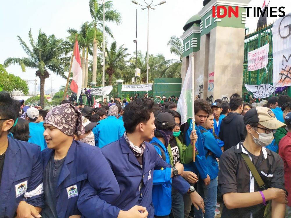 Mahasiswa Ancam Lumpuhkan Jalan Ibu Kota Jika DPR Tak Temui Demonstran