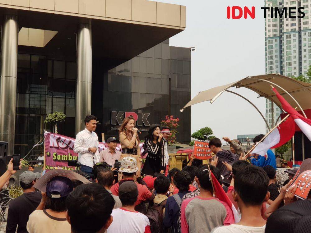 Ilustrasi konser dangdut (IDN Times/Santi Dewi)