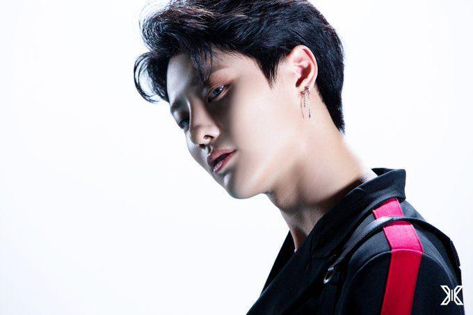 10 Fakta Menarik Cho Seungyoun X1, Penuh Karisma dan Pengalaman