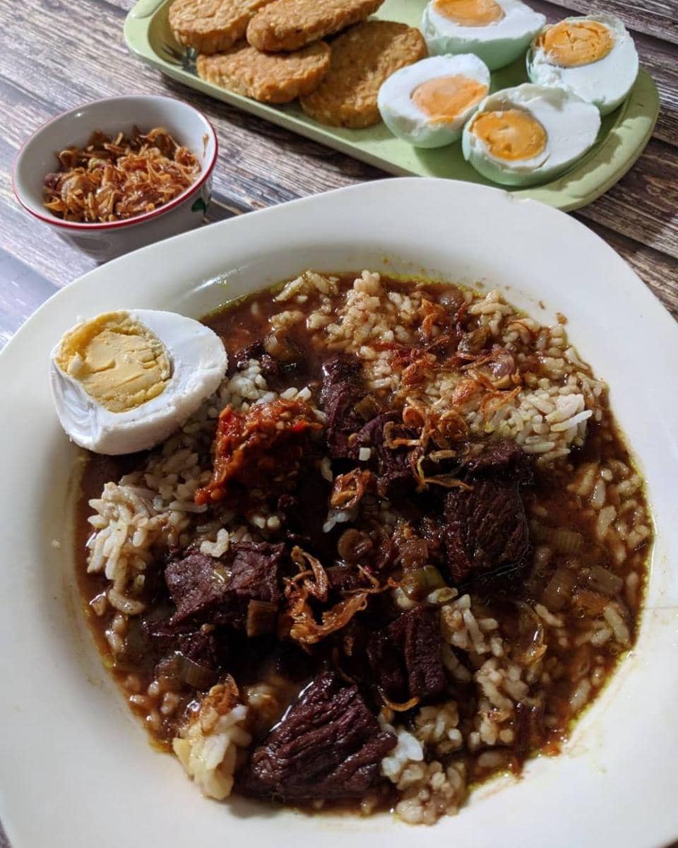 instagram.com/yanesthi