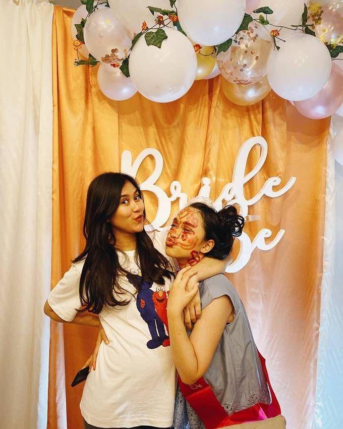 https://www.instagram.com/syahnazs/