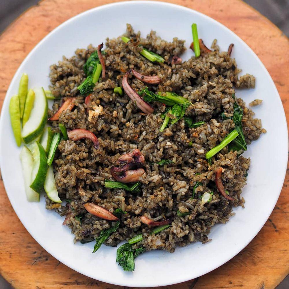 5 Nasi Goreng Cumi Hitam yang Enak di Surabaya, Biar Gak Bosen!