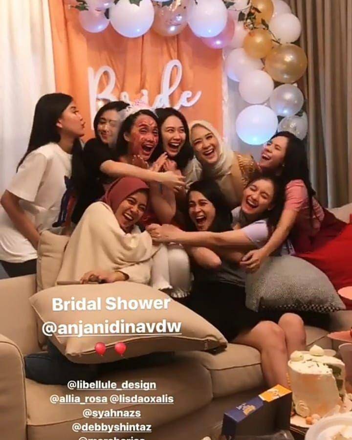 https://www.instagram.com/lofanasnanas/