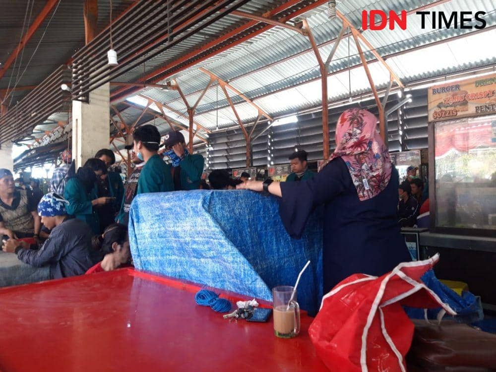 Aksi "Surabaya Menggugat" Sentra Akik Indrapura Pilih Tutup Lapak