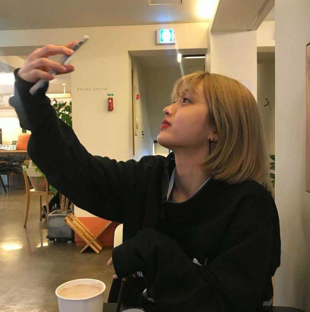 twitter.com/adora_bighit