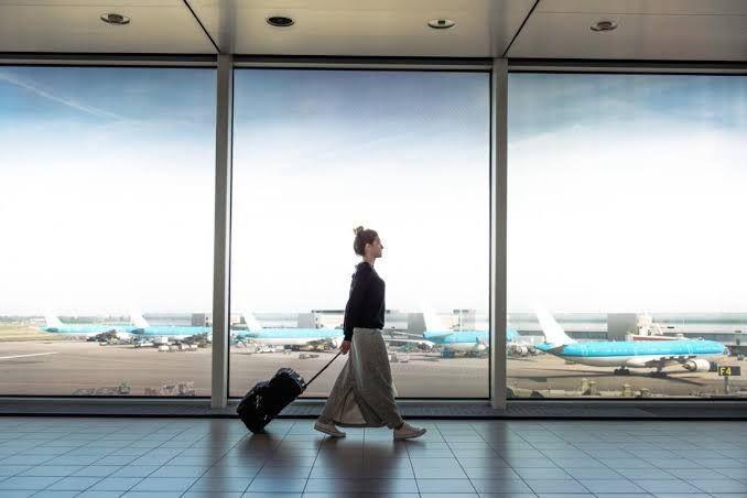 Benarkah Traveling Bisa Membuat Siklus Haid Kamu Jadi Tak Teratur?