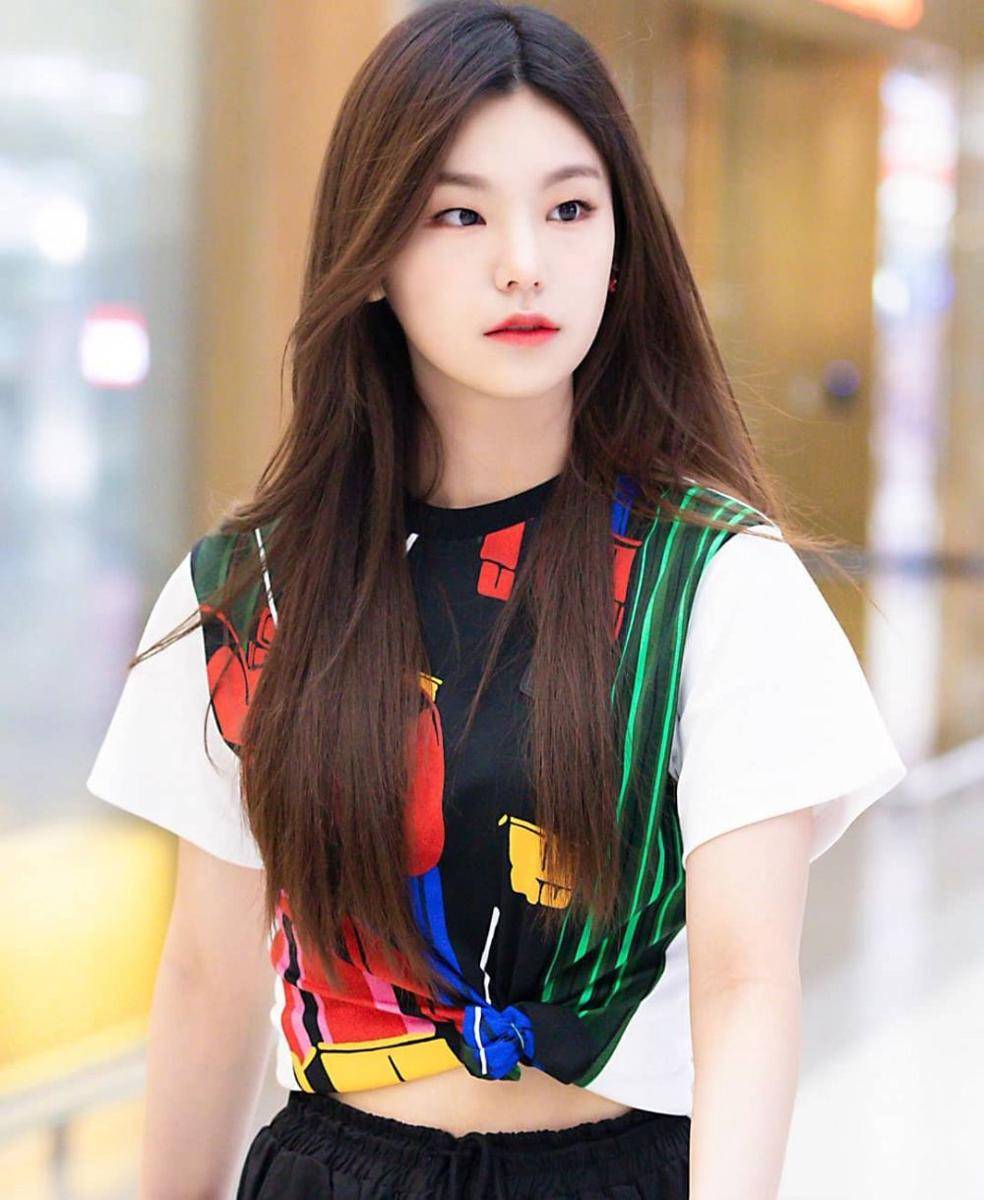 Instagram.com/yeji.itzy