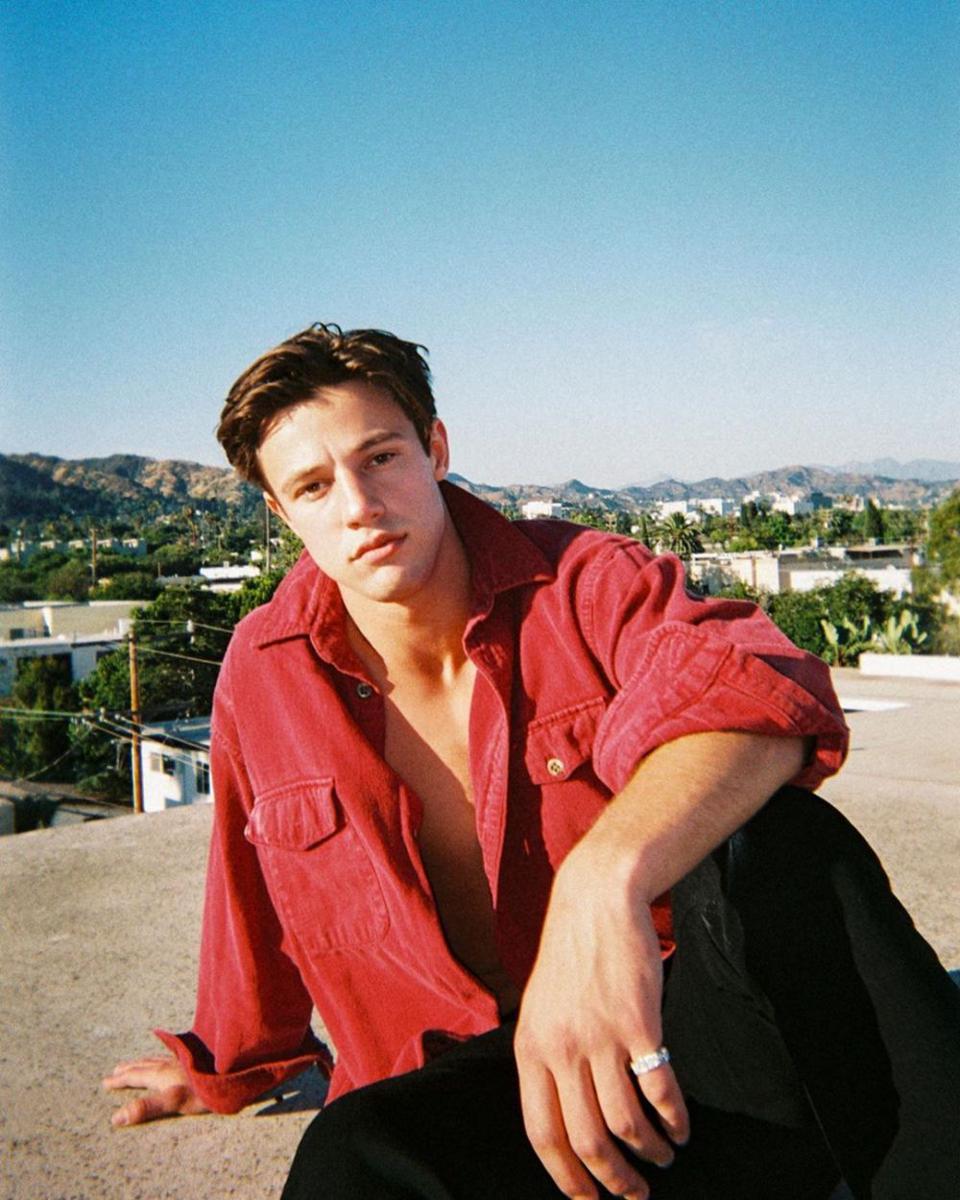 10 Potret Cameron Dallas, Influencer Amerika yang Gagahnya Kebangetan