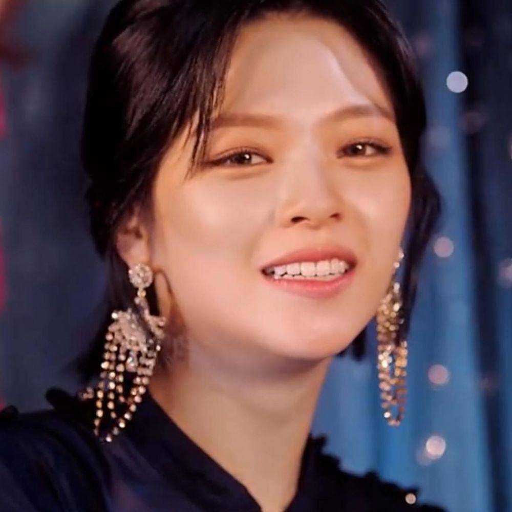 Instagram.com/jeongyeon