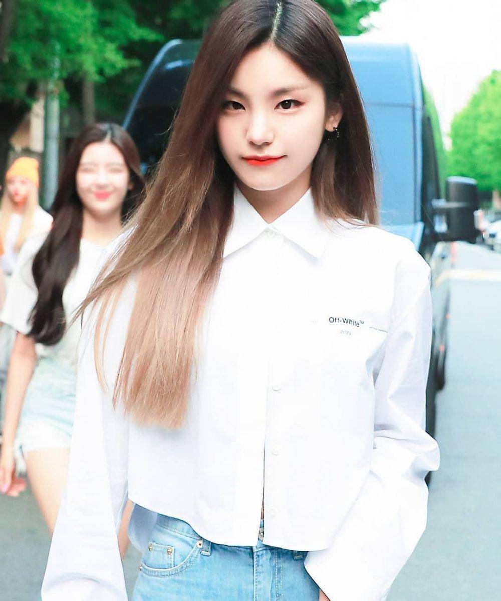 Instagram.com/yeji.itzy