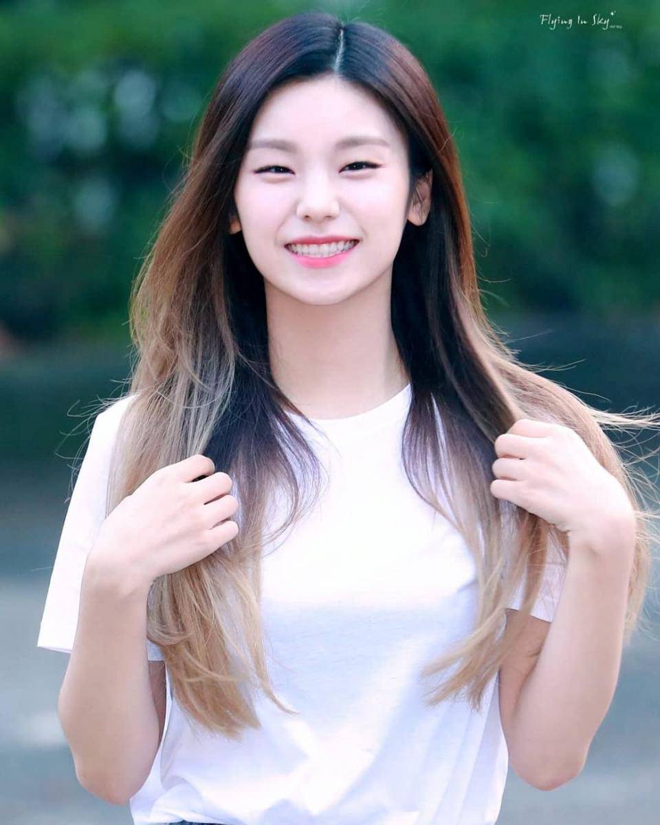 Instagram.com/yejiofficial