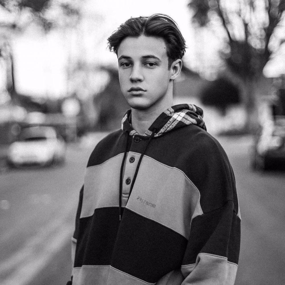 Instagram.com/camerondallas