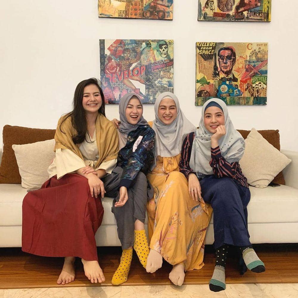 instagram.com/ninazatulini22