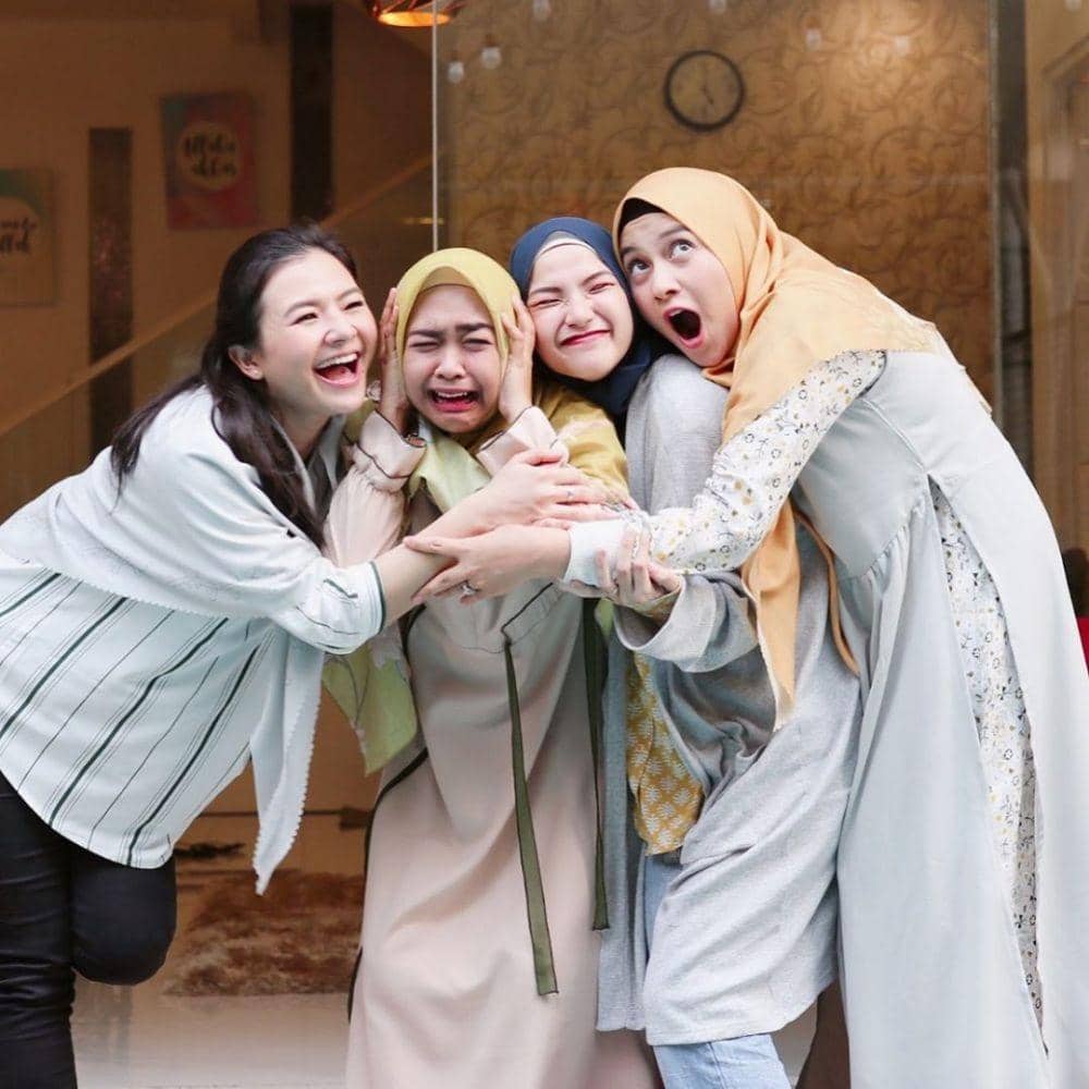 instagram.com/ninazatulini22