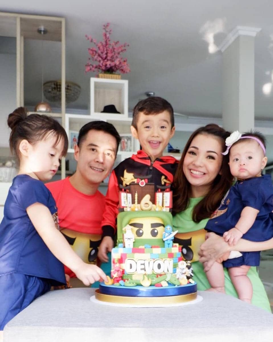 11 Potret Manis Maya Septha Asuh Tiga Buah Hati Tercinta, Panutan!