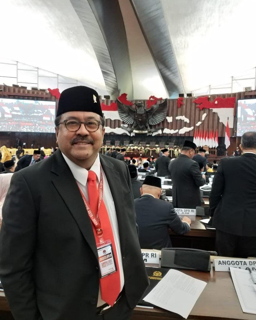 Dua kali Mangkir, Rano Karno Akhirnya Bersaksi di Sidang Wawan