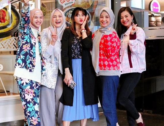 instagram.com/ninazatulini22