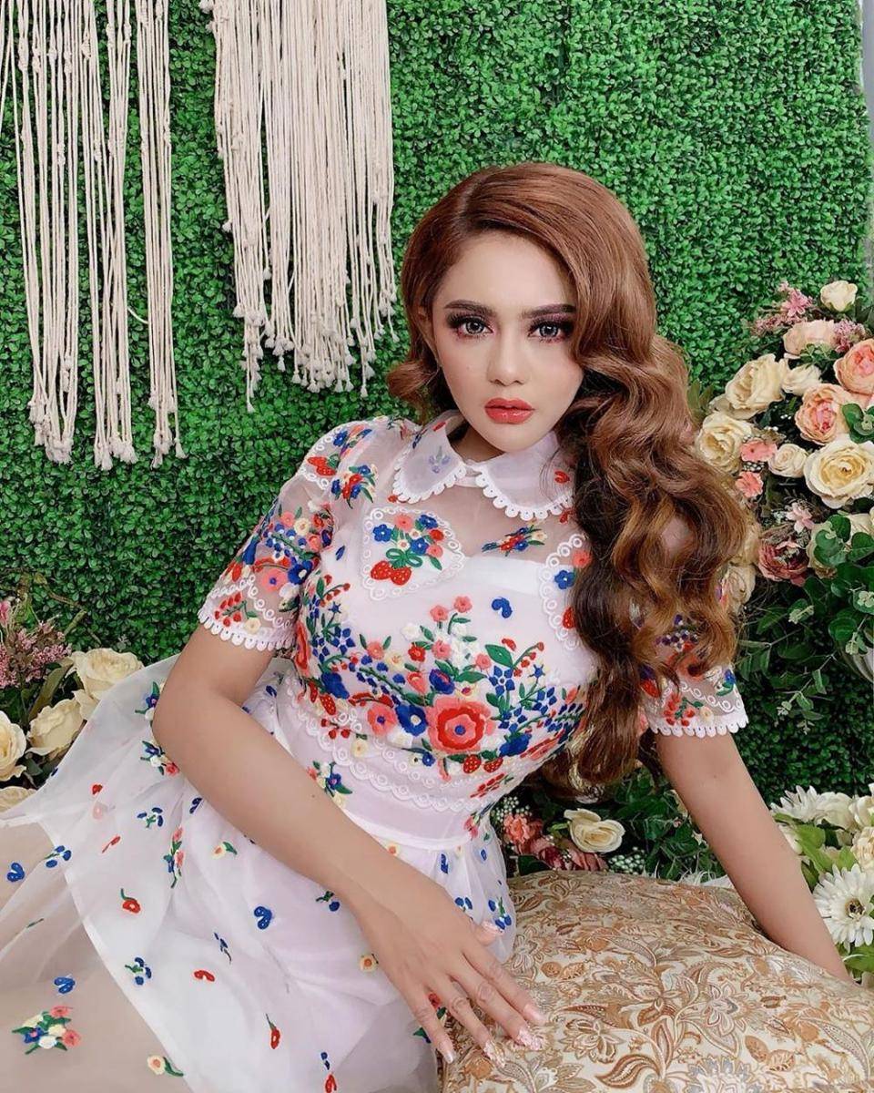 instagram.com/jenitajanet