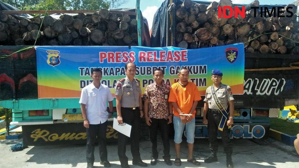Polairud Polda Kaltim Gagalkan Penyelundupan 33 Kubik Kayu Galam