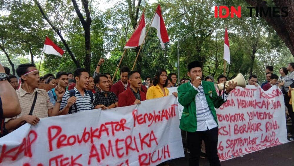 [BREAKING]

Mahasiswa Minta Polisi Menangkap Provokator Demo Rusuh