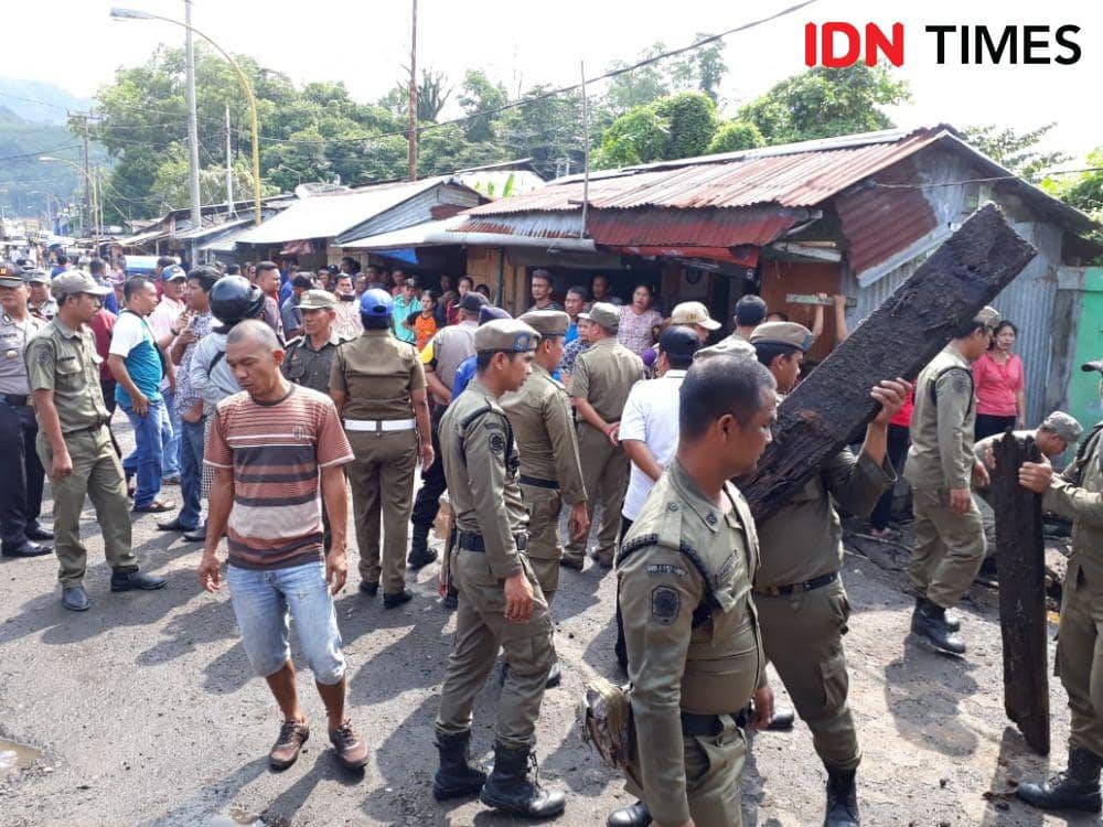 Kios Dibongkar, Pedagang Sibolga: Sampai Mati Kami Akan Bertahan
