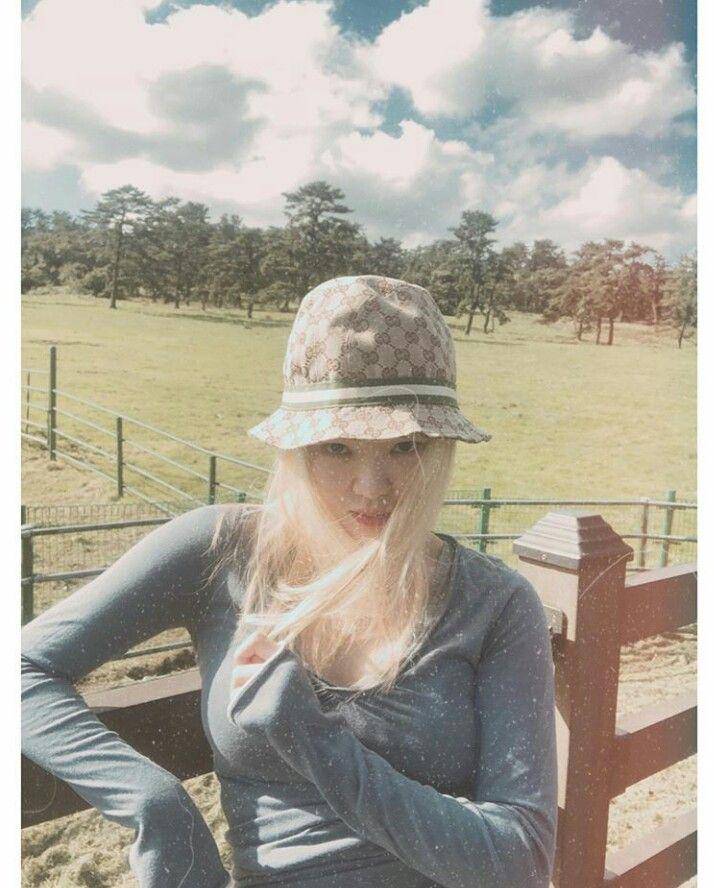 Instagram.com/hyoyeon_x_x