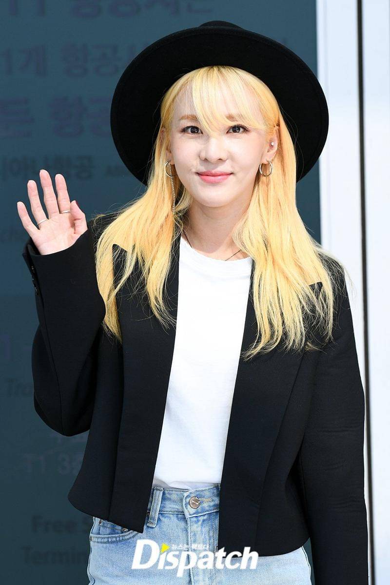 twitter.com/WeLoveDara