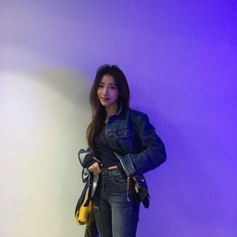 www.instagram.com/p
