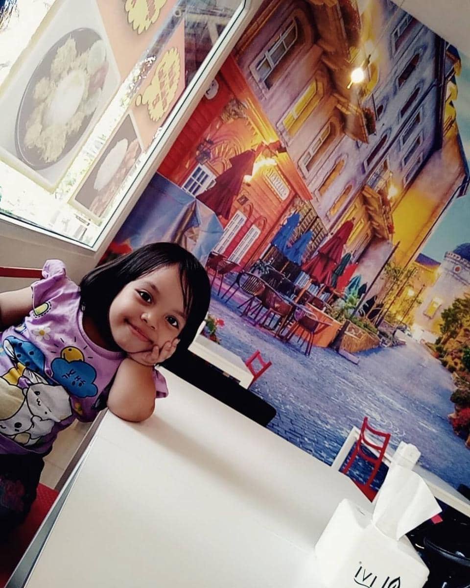 instagram.com/rina.anjelina