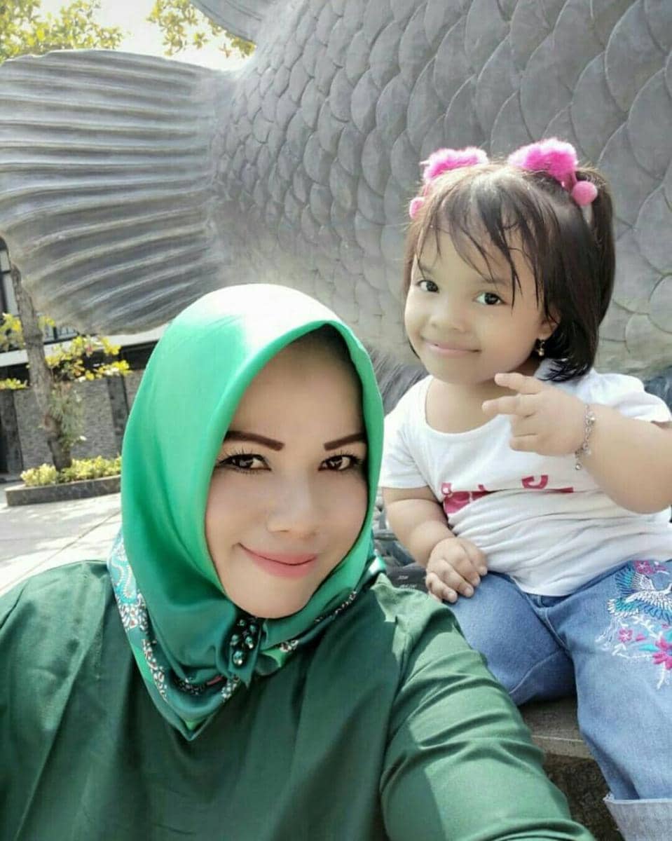 instagram.com/rina.anjelina