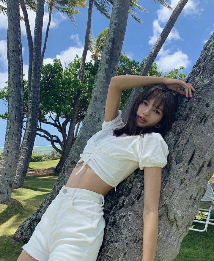 instagram.com/lalalalisa_m